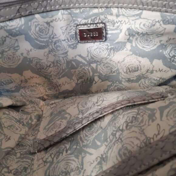 Guess Large Handbag with matching Wallet - Picture 8 of 16